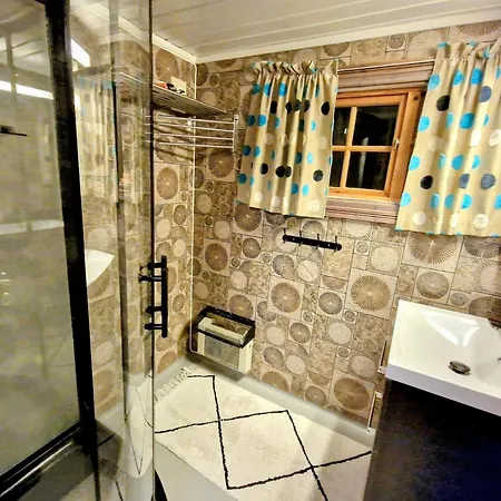 Trivelig Og Romslig Naer Roros, Rikelig Med Uteplass * Glamos